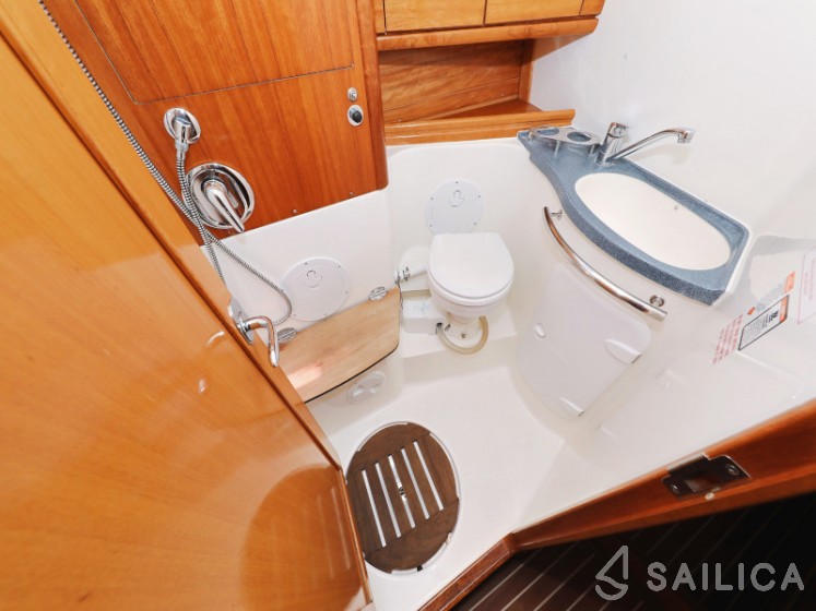 Bavaria 50 Cruiser - Yacht Charter Sailica