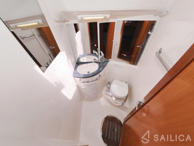 Bavaria 50 Cruiser - Yacht Charter Sailica