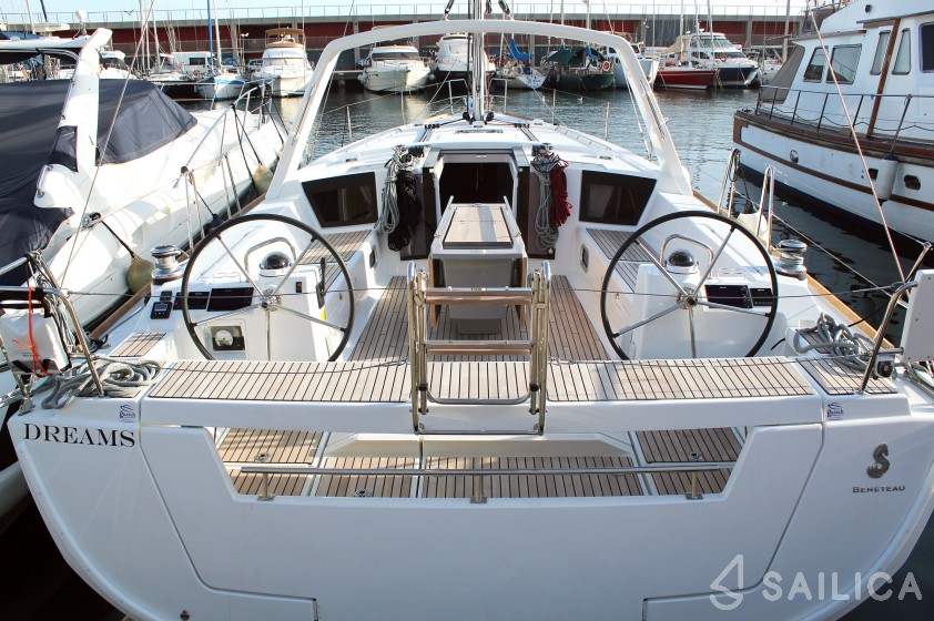 Oceanis 45 - Yacht Charter Sailica