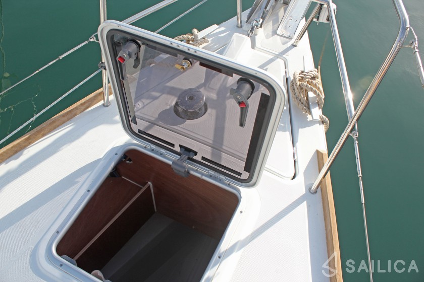 Oceanis 45 - Yacht Charter Sailica