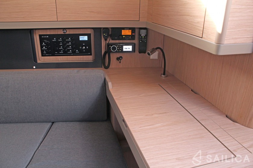 Oceanis 45 - Yacht Charter Sailica