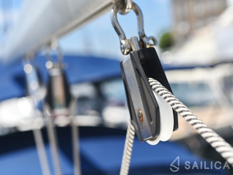 Bavaria 44 - Yacht Charter Sailica