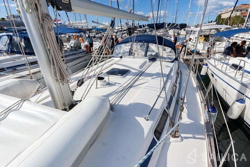 Bavaria 44 - Yacht Charter Sailica