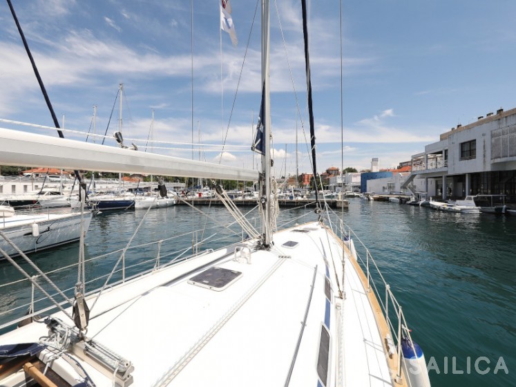 Bavaria 44 - Yacht Charter Sailica
