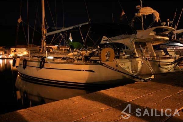 Bavaria 44 - Yacht Charter Sailica
