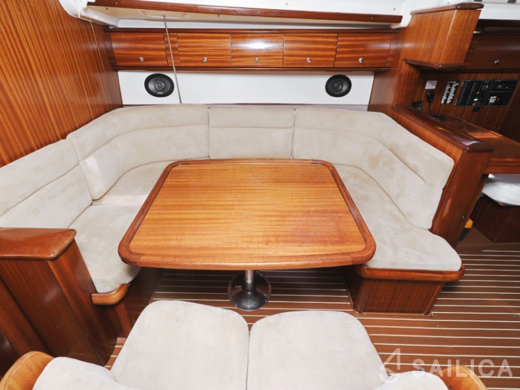 Bavaria 44 - Yacht Charter Sailica
