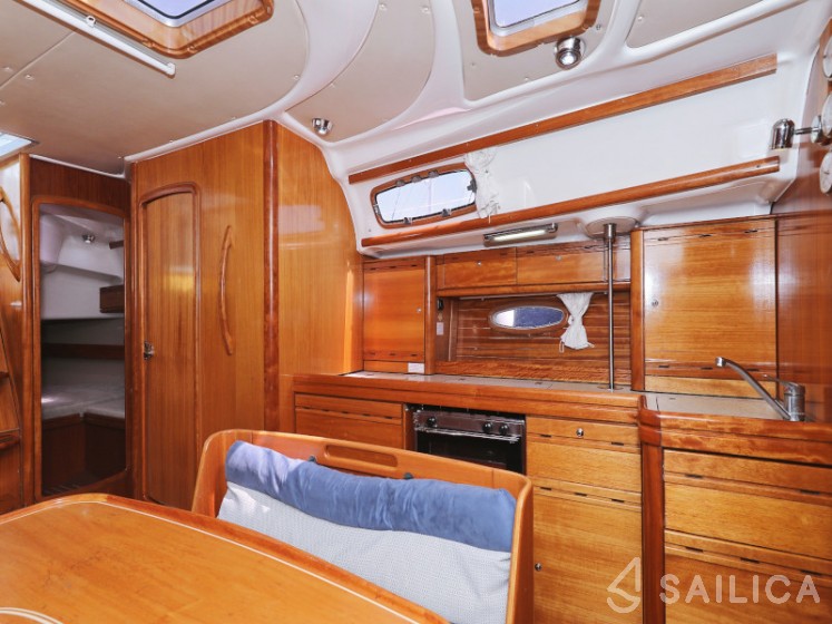 Bavaria 39 Cruiser - Yacht Charter Sailica