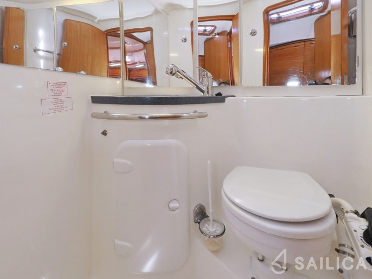 Bavaria 39 Cruiser - Yacht Charter Sailica
