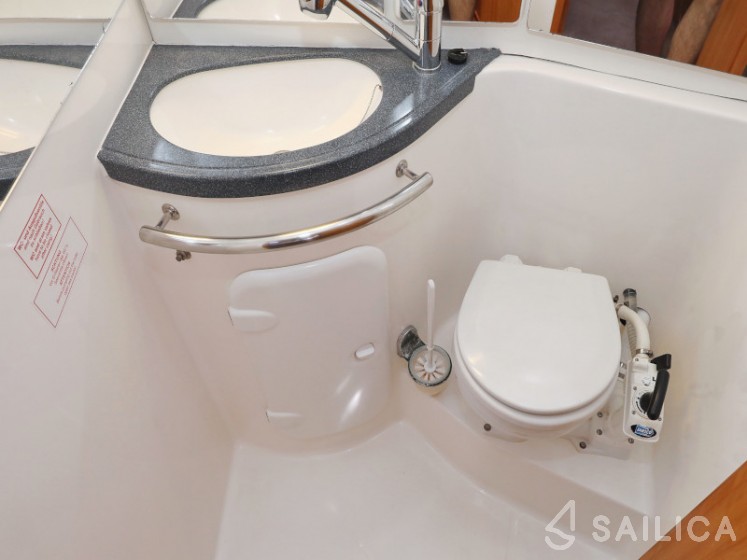 Bavaria 39 Cruiser - Yacht Charter Sailica