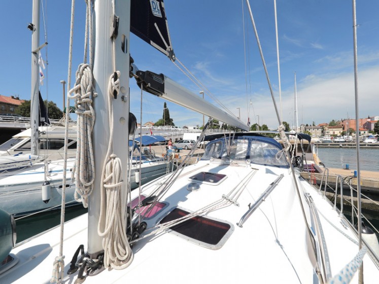 Bavaria 39 Cruiser - Yacht Charter Sailica