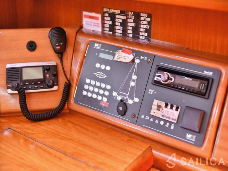 Bavaria 39 Cruiser - Yacht Charter Sailica