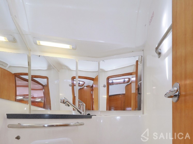 Bavaria 39 Cruiser - Yacht Charter Sailica