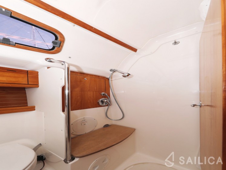 Bavaria 39 Cruiser - Yacht Charter Sailica