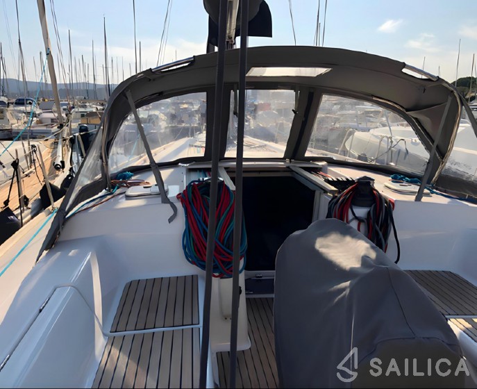 Dufour 40 - Yacht Charter Sailica