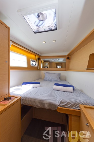 Lagoon 450  Flybridge - Yacht Charter Sailica