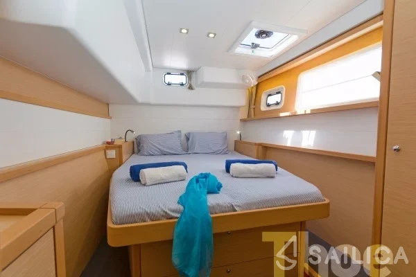 Lagoon 450  Flybridge - Yacht Charter Sailica