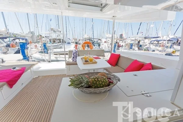 Lagoon 450  Flybridge - Yacht Charter Sailica