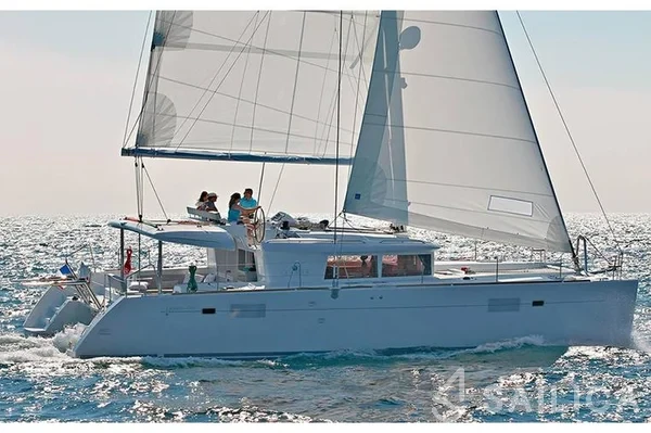 Lagoon 450  Flybridge - Yacht Charter Sailica