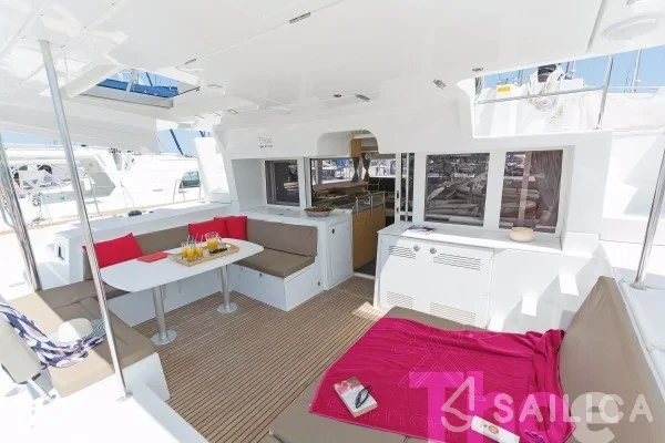 Lagoon 450  Flybridge - Yacht Charter Sailica