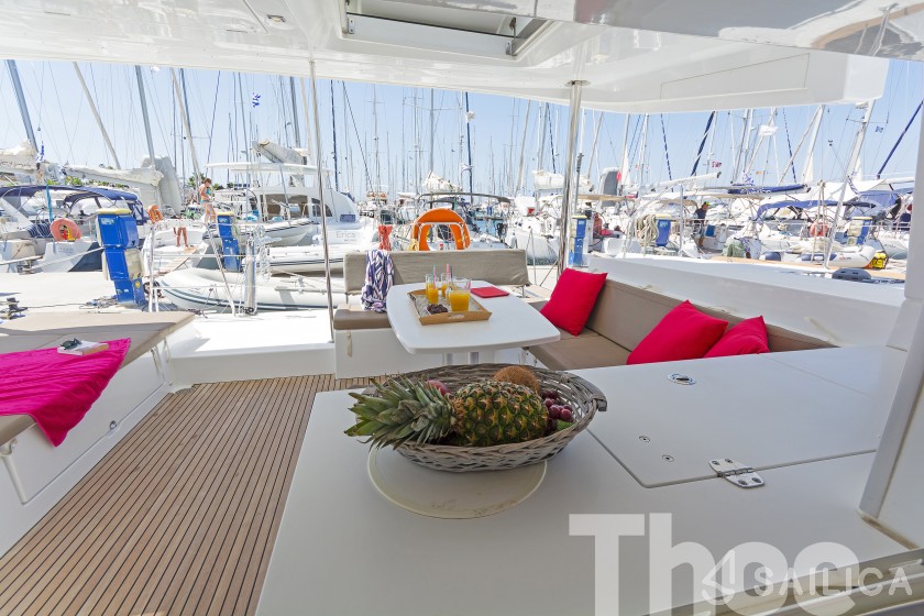 Lagoon 450  Flybridge - Yacht Charter Sailica