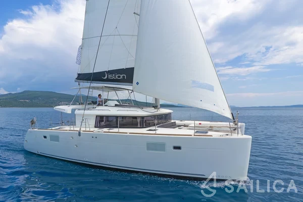 Lagoon 450  Flybridge - Yacht Charter Sailica