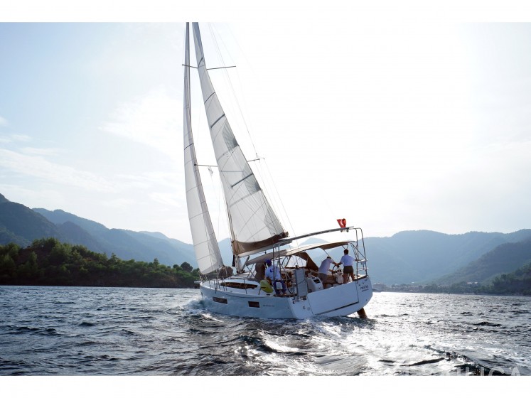 Sun Odyssey 410 - Yacht Charter Sailica