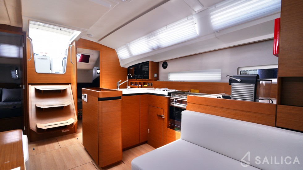Sun Odyssey 410 - Yacht Charter Sailica