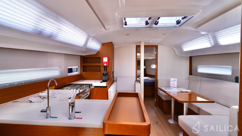 Sun Odyssey 410 - Yacht Charter Sailica