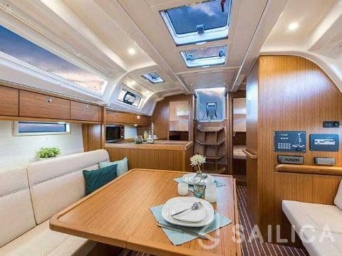Bavaria 37 Cruiser - Yacht Charter Sailica
