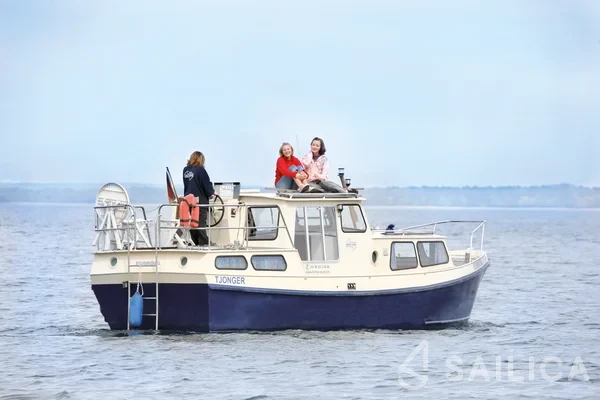 Motorboat - Yacht Charter Sailica