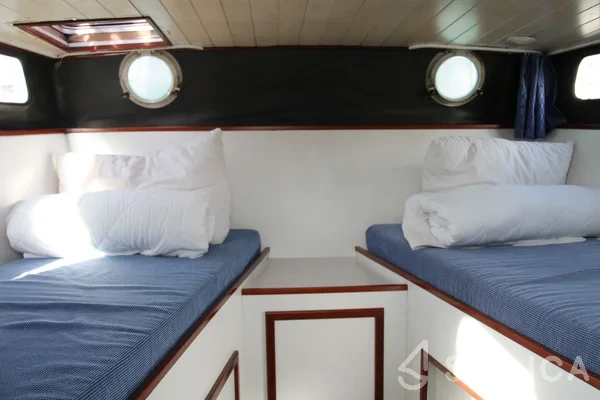 Motorboat - Yacht Charter Sailica