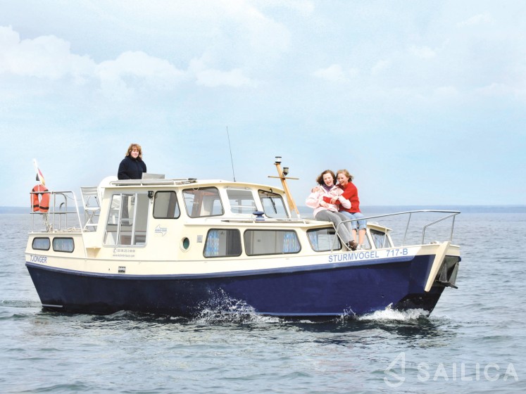 Motorboat - Yacht Charter Sailica