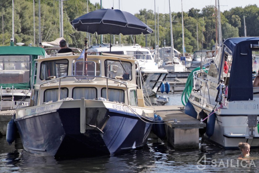 Motorboat - Yacht Charter Sailica