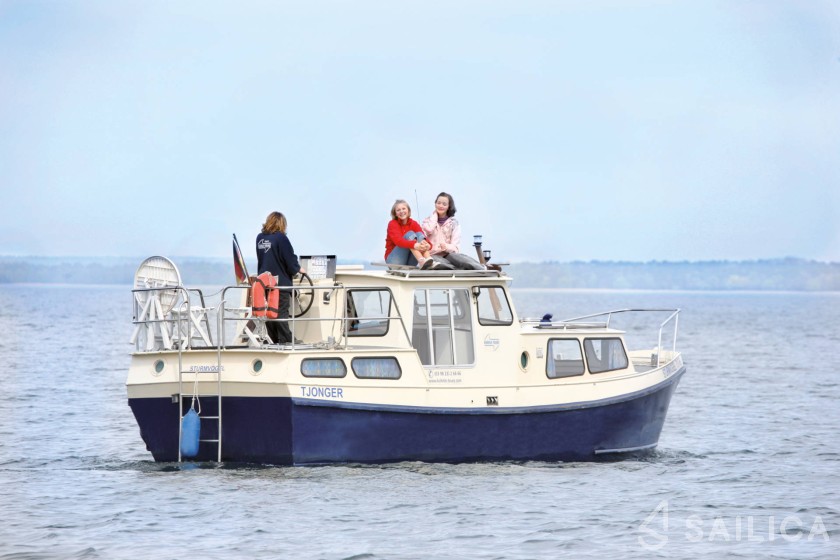 Motorboat - Yacht Charter Sailica