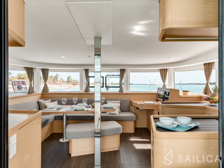 Lagoon 42 - Yacht Charter Sailica