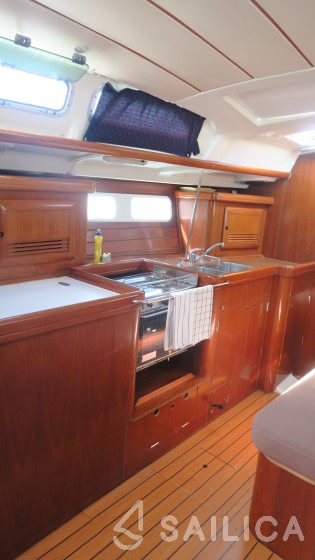 Oceanis 423 - Yacht Charter Sailica