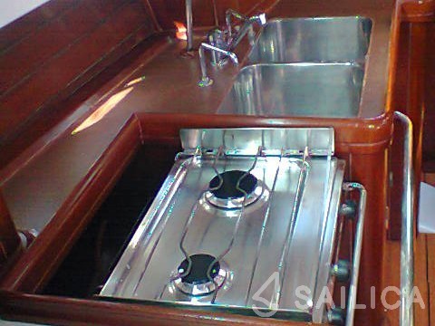 Oceanis 423 - Yacht Charter Sailica