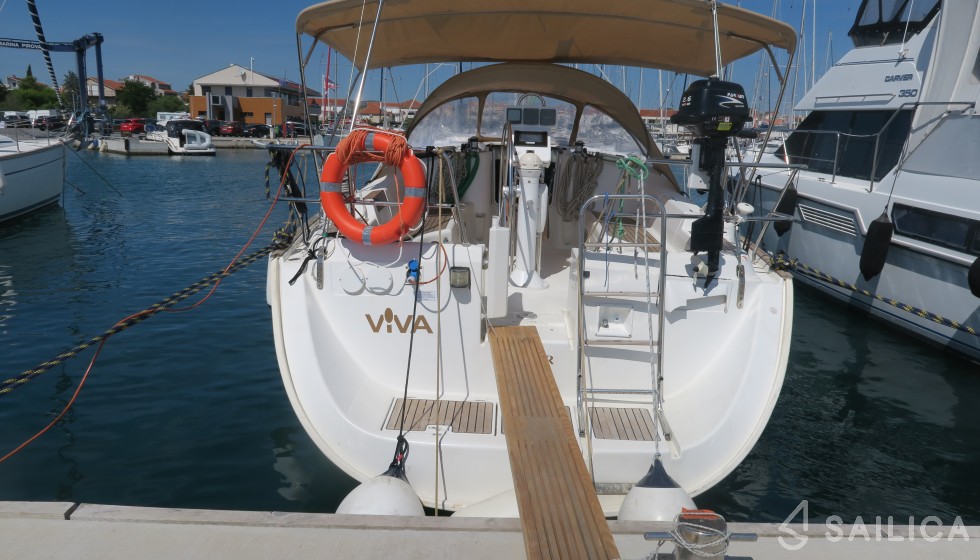 Oceanis 423 - Yacht Charter Sailica