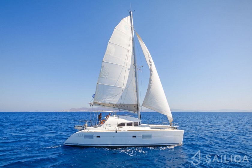 Lagoon 380 S2 - Yacht Charter Sailica
