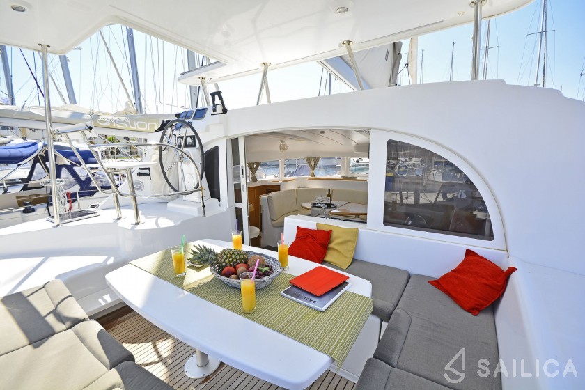 Lagoon 380 S2 - Yacht Charter Sailica