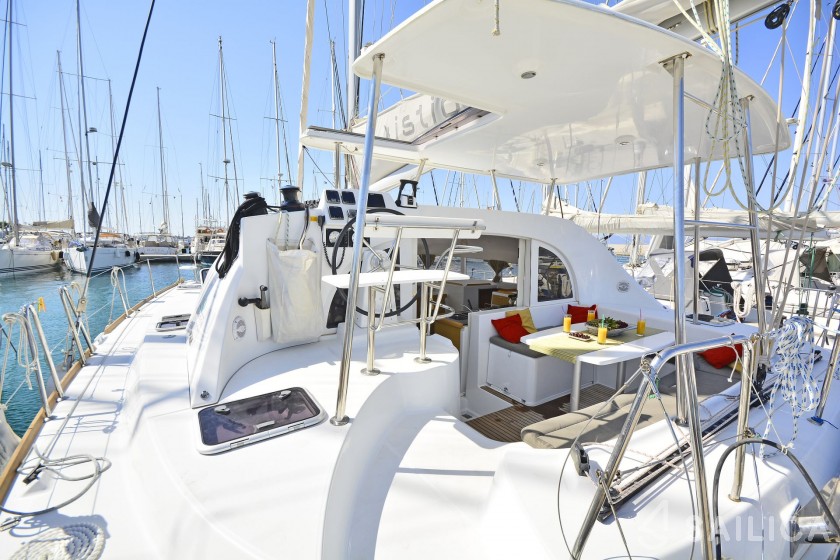 Lagoon 380 S2 - Yacht Charter Sailica