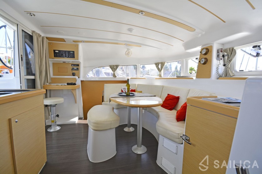 Lagoon 380 S2 - Yacht Charter Sailica