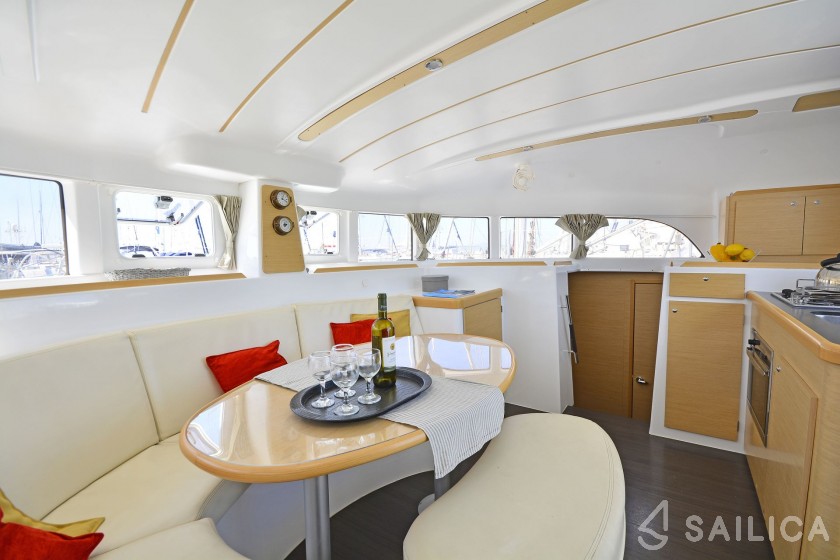 Lagoon 380 S2 - Yacht Charter Sailica