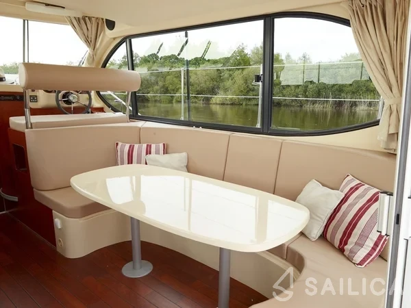 Estivale Octo - Yacht Charter Sailica