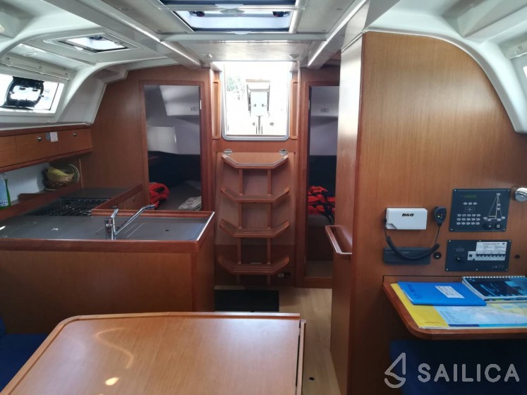 Bavaria 37 Cruiser - Yacht Charter Sailica