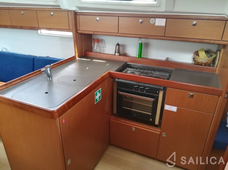 Bavaria 37 Cruiser - Yacht Charter Sailica