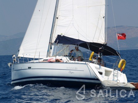 Oceanis 323 - Yacht Charter Sailica