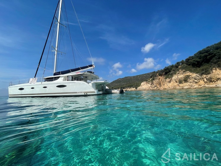 Salina 48 - Yacht Charter Sailica