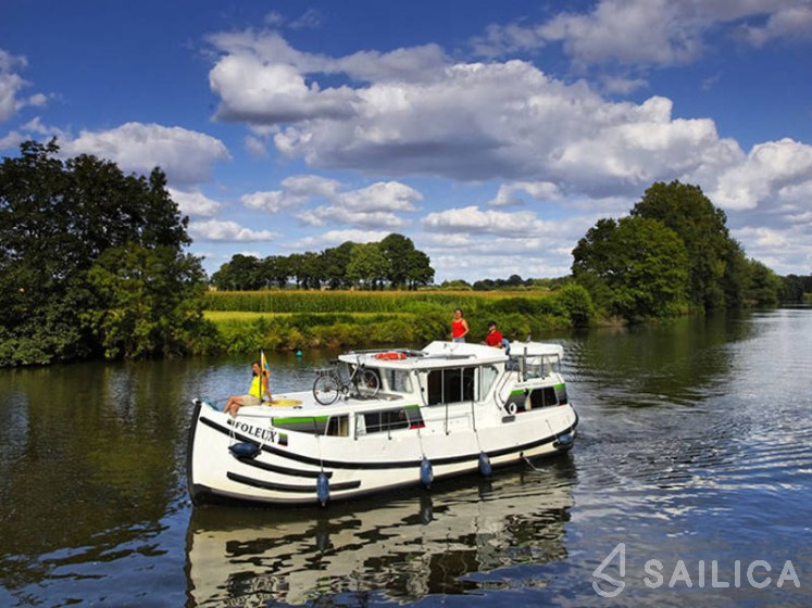 Pénichette 1020 - Yacht Charter Sailica