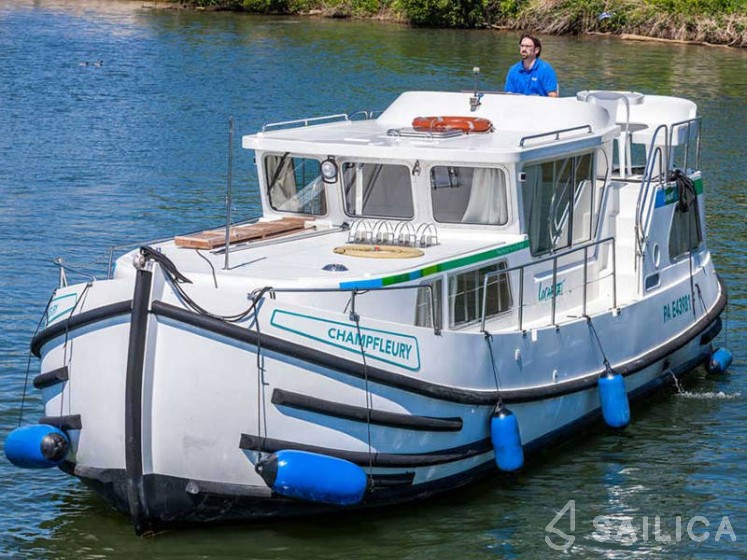 Pénichette 1020 - Yacht Charter Sailica